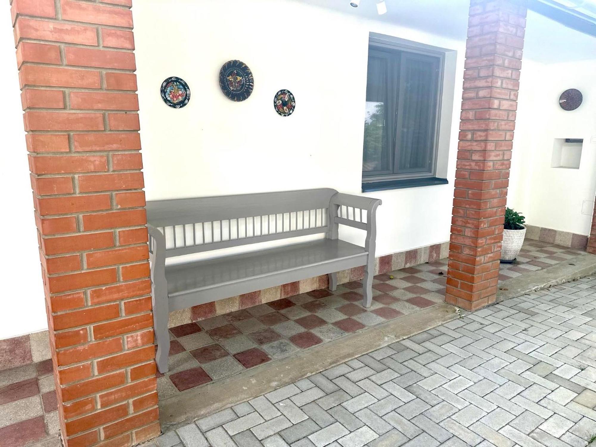 Tuenderkert Apartman Gyula Exterior foto