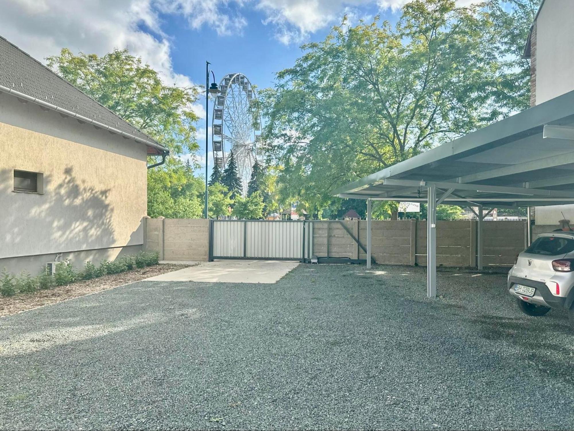 Tuenderkert Apartman Gyula Exterior foto