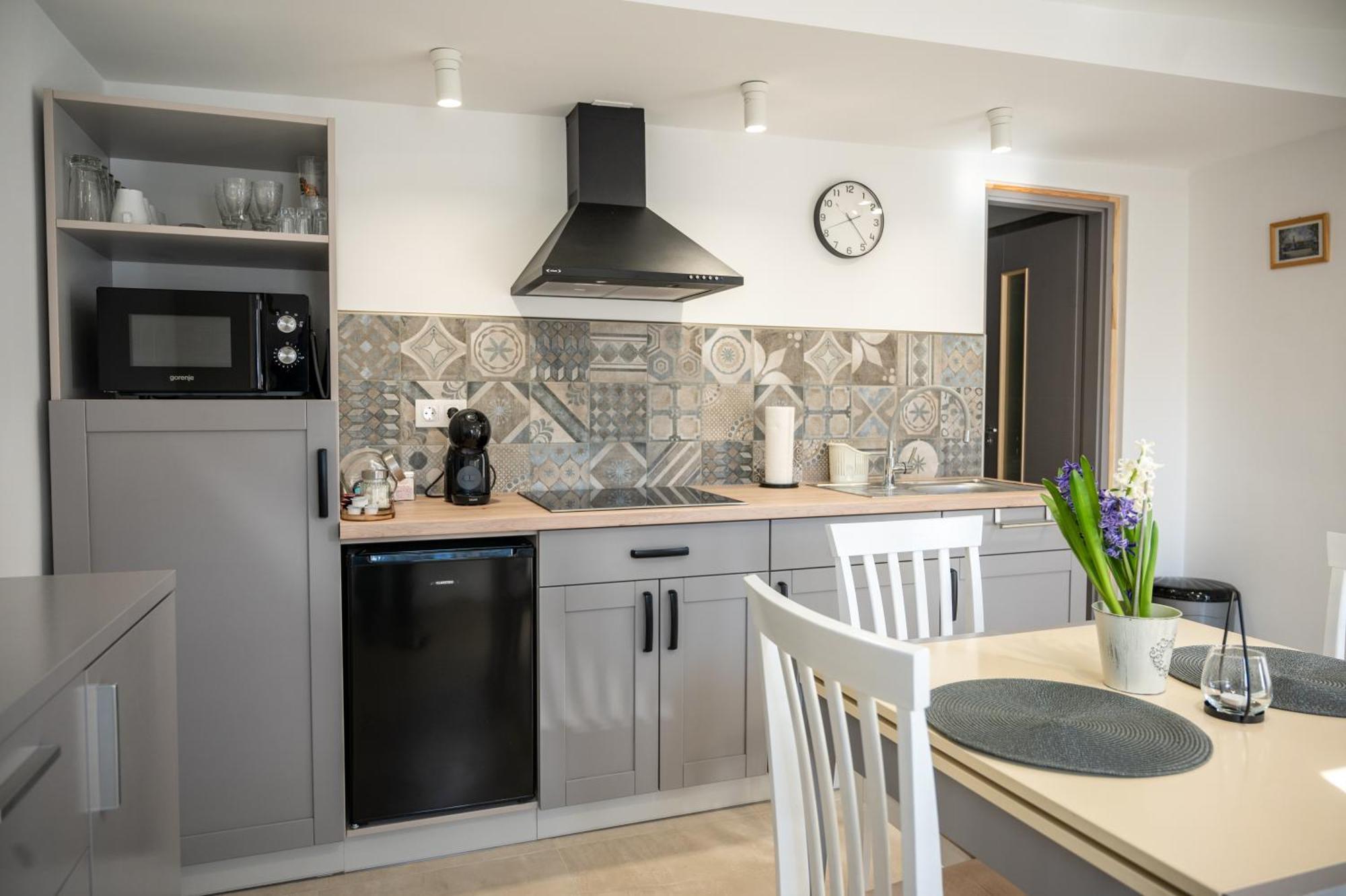 Tuenderkert Apartman Gyula Exterior foto