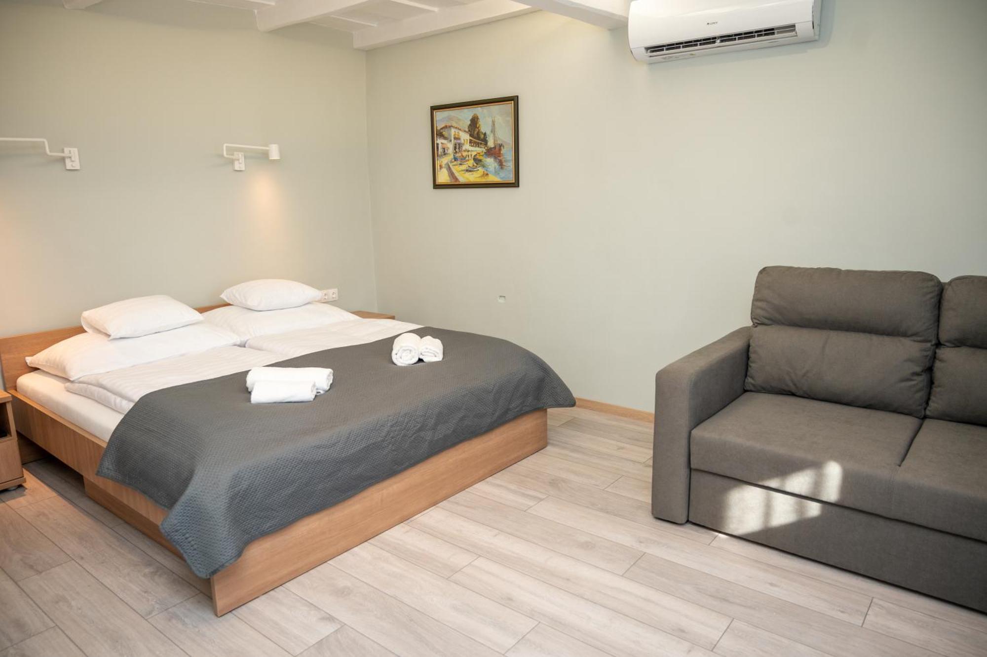 Tuenderkert Apartman Gyula Exterior foto